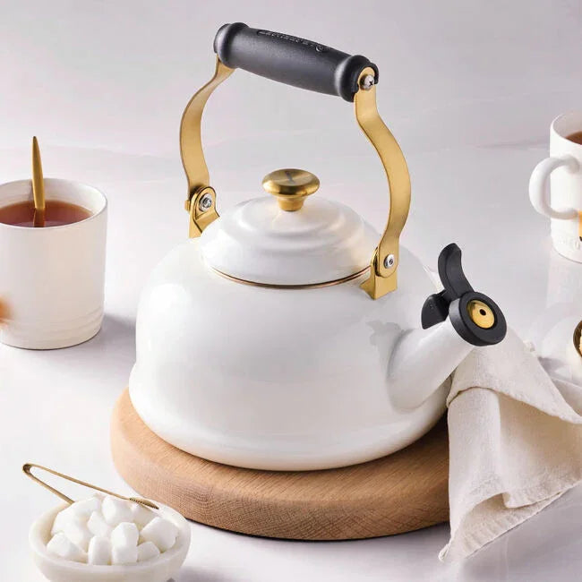 Le Creuset Classic Whistling Kettle with Gold Knob 1.7 qt - White