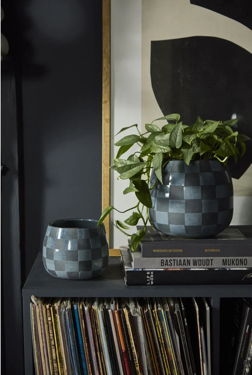 Enthia Vase 8.25" - Marcel’s Culinary Experience