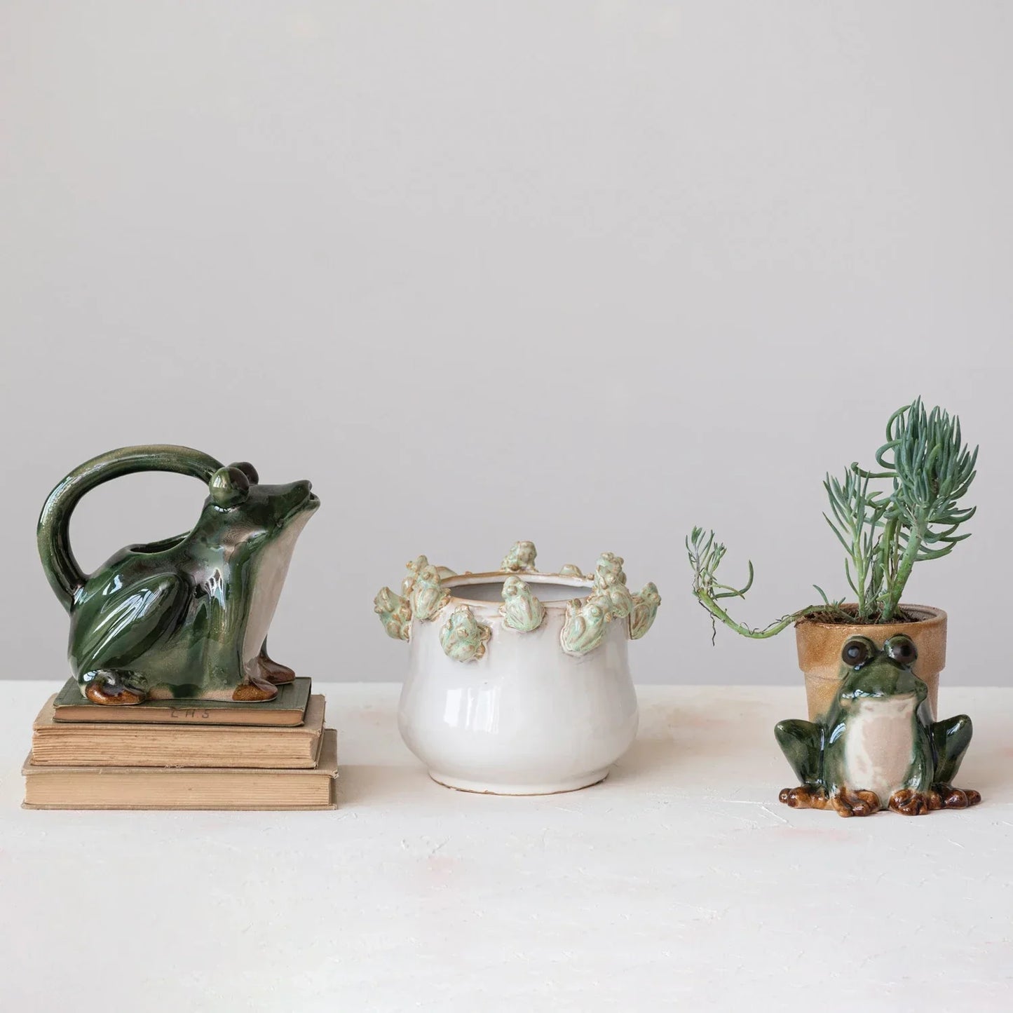 32 oz Stoneware Frog Watering Pitcher Green - Marcel’s Culinary Experience
