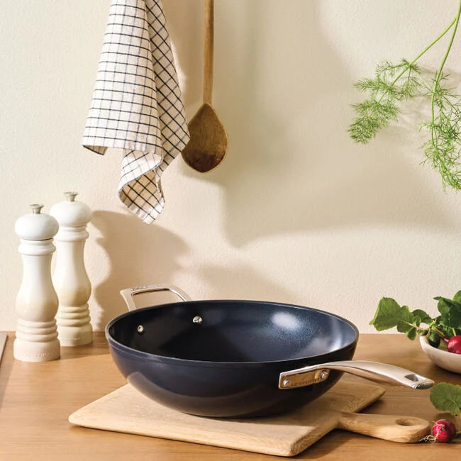 Le Creuset Essential Non-stick Ceramic Stir-Fry Pan