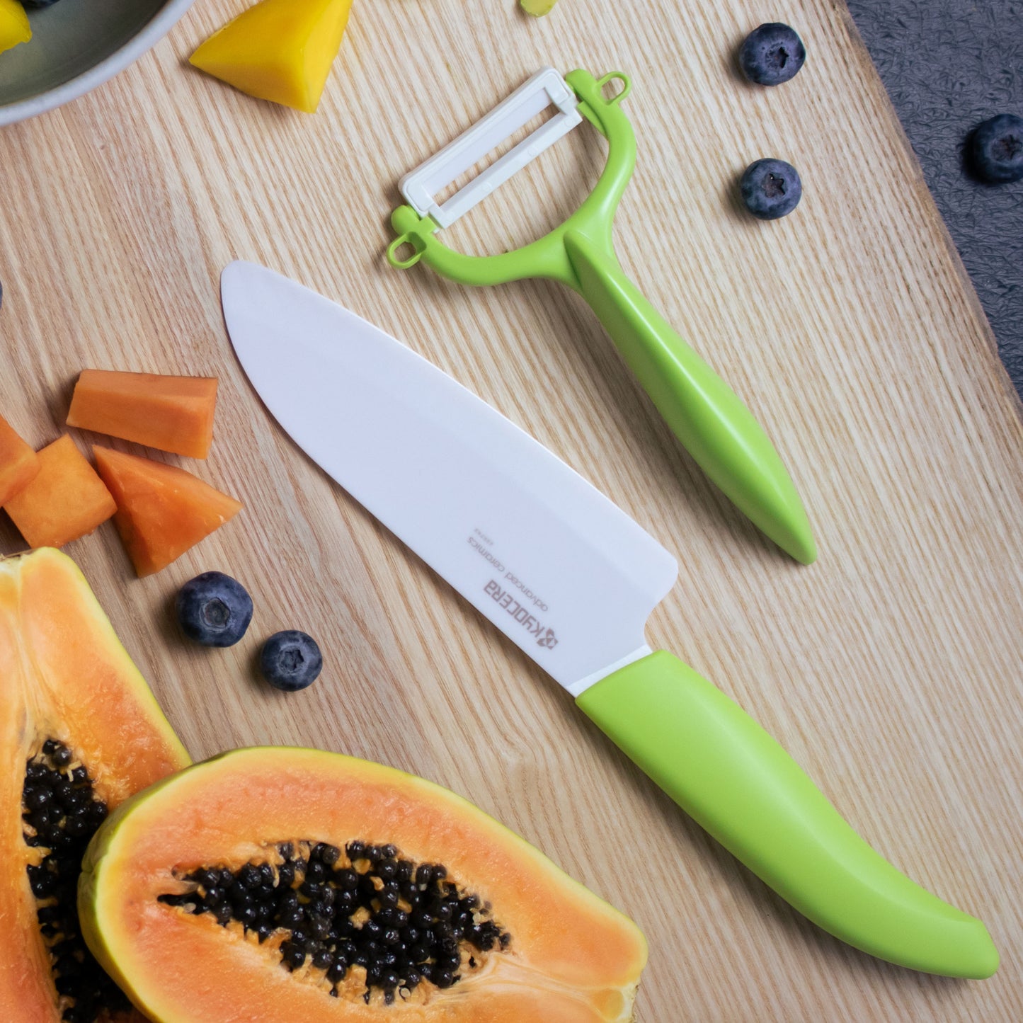 Kyocera Ceramic 5.5" Santoku Knife & Y Peeler Set - Green