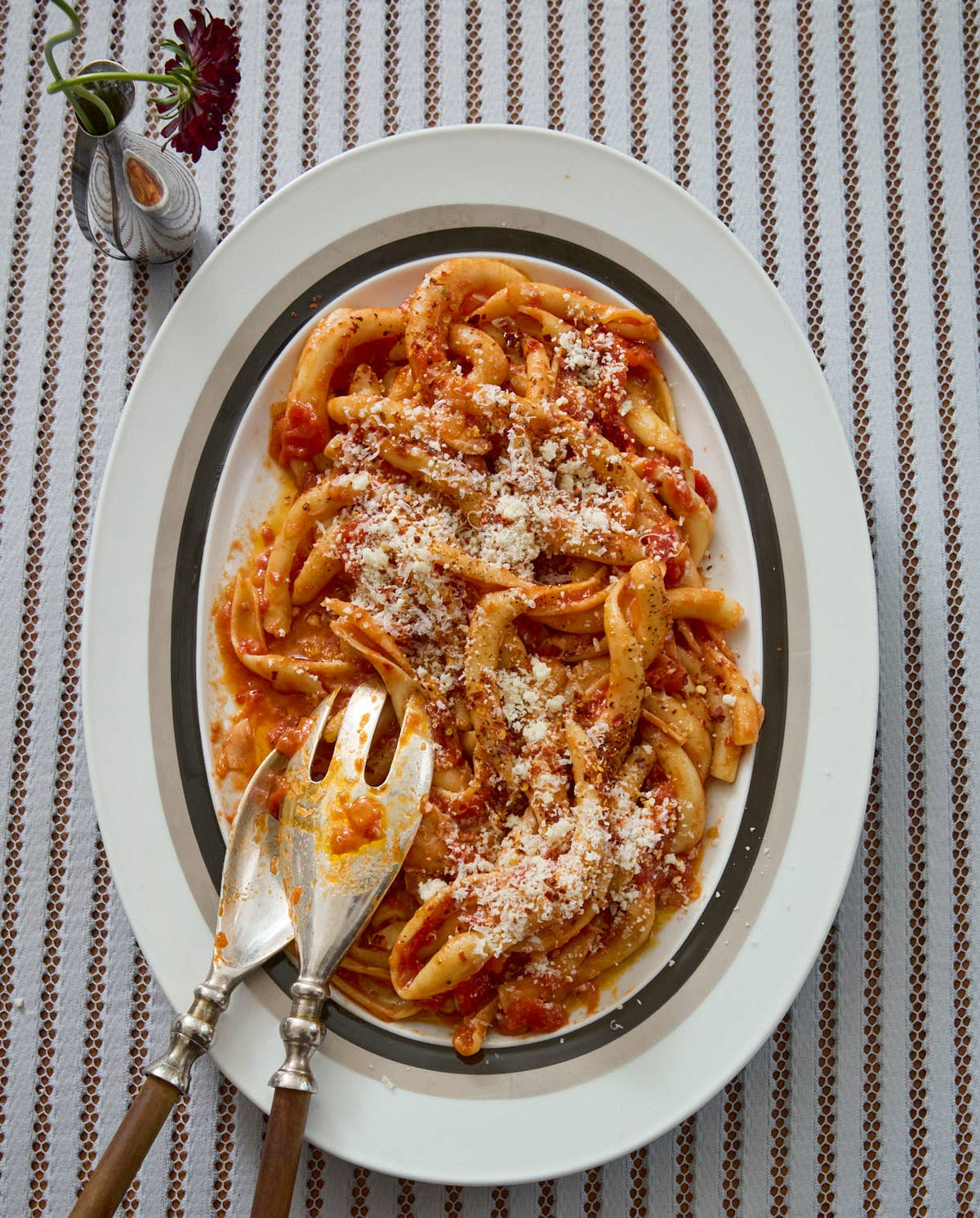 Roman's Classic Tomato & Garlic Pasta Sauce
