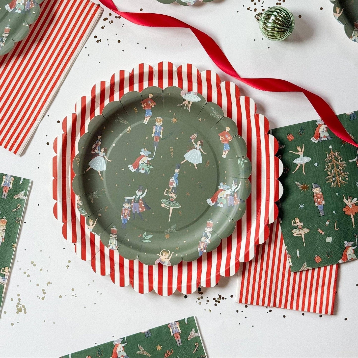 Green Christmas Nutcracker Dinner Napkins (24pcs) - Marcel’s Culinary Experience