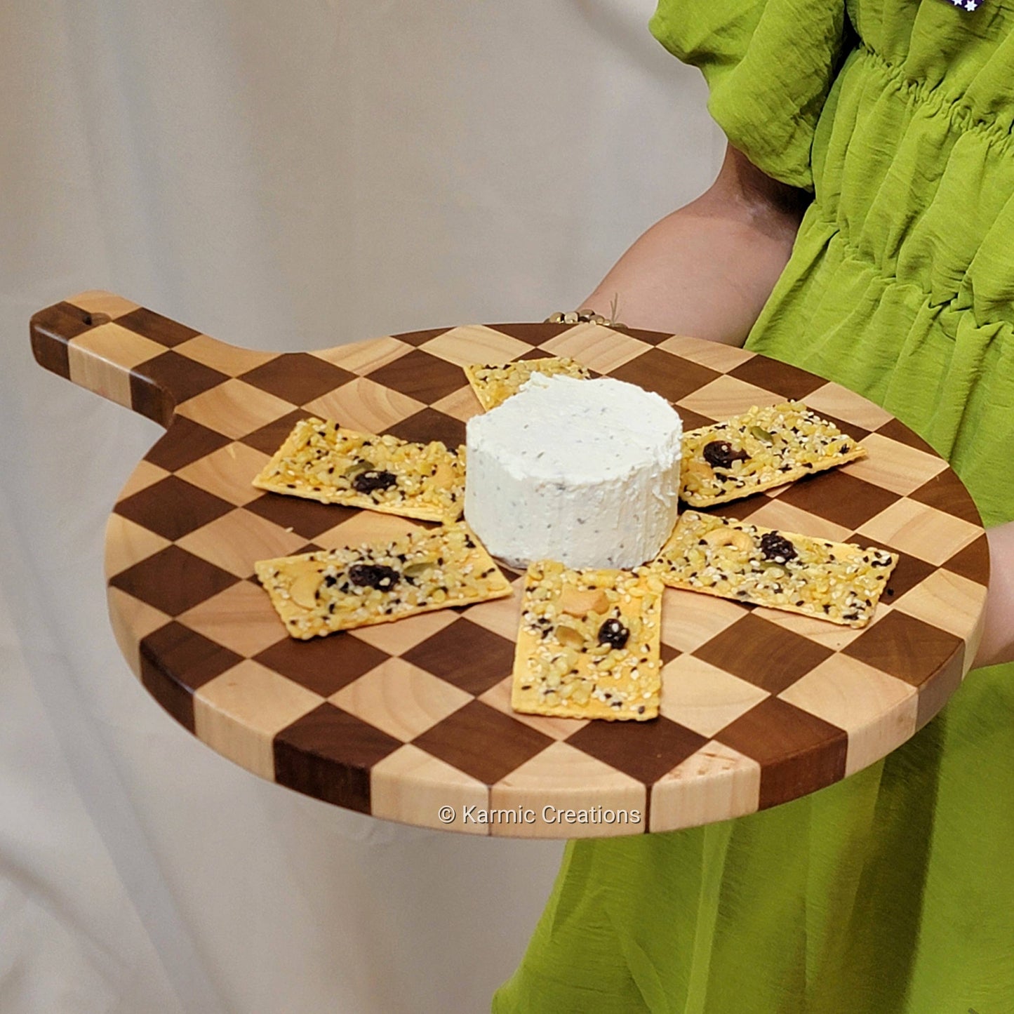 Round Charcuterie Board with Handle