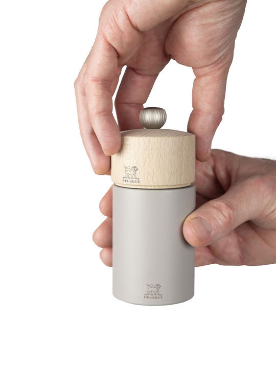 Peugeot Boreal Manual Salt Mill in Wood - 12 cm / 5 in