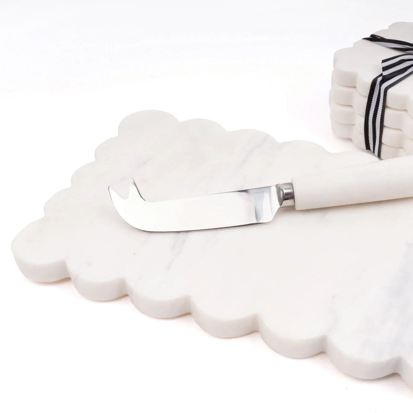 Scalloped Marble Cheese Board with Knife