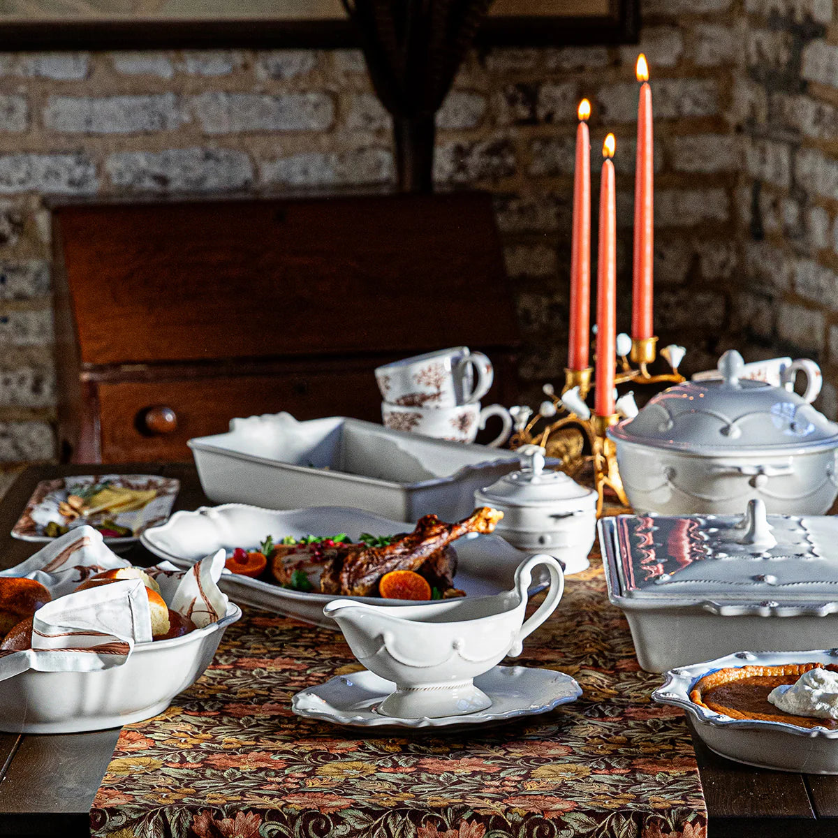 Juliska Berry & Thread Sauce Boat & Stand - Marcel’s Culinary Experience