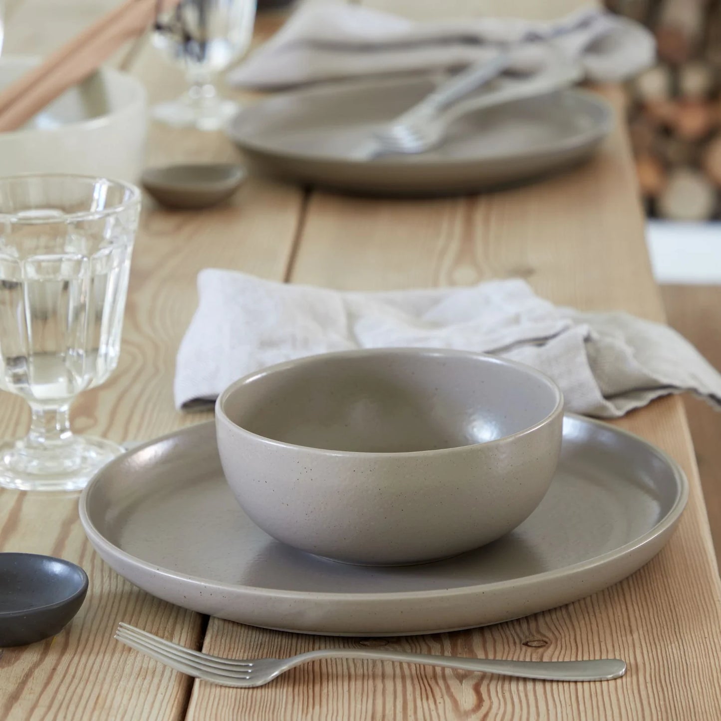 Chestnut Brown Dinner Plate Pacifica, Casafina by COSTA NOVA