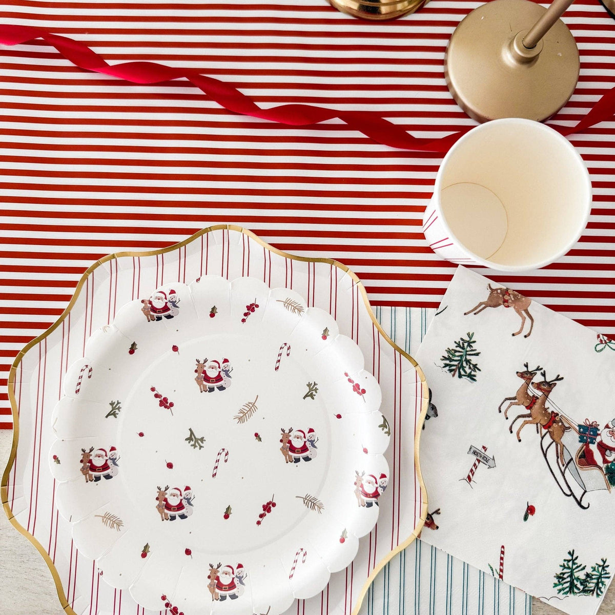 Sparkling Santa Dessert Plates (12pcs)