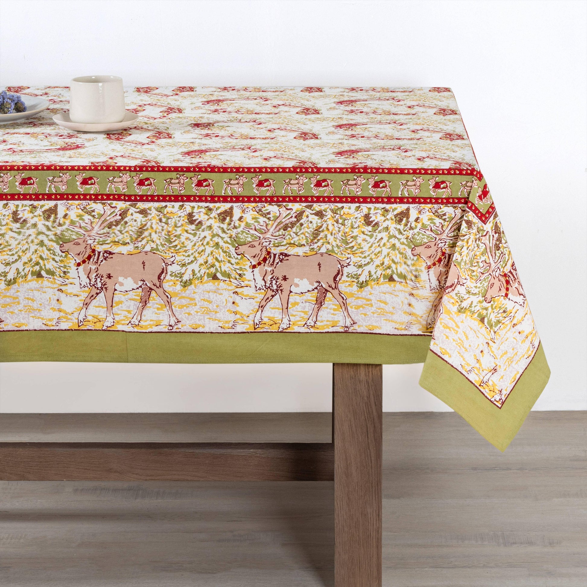 Renne Reindeer Red & Green Tablecloth - Marcel’s Culinary Experience
