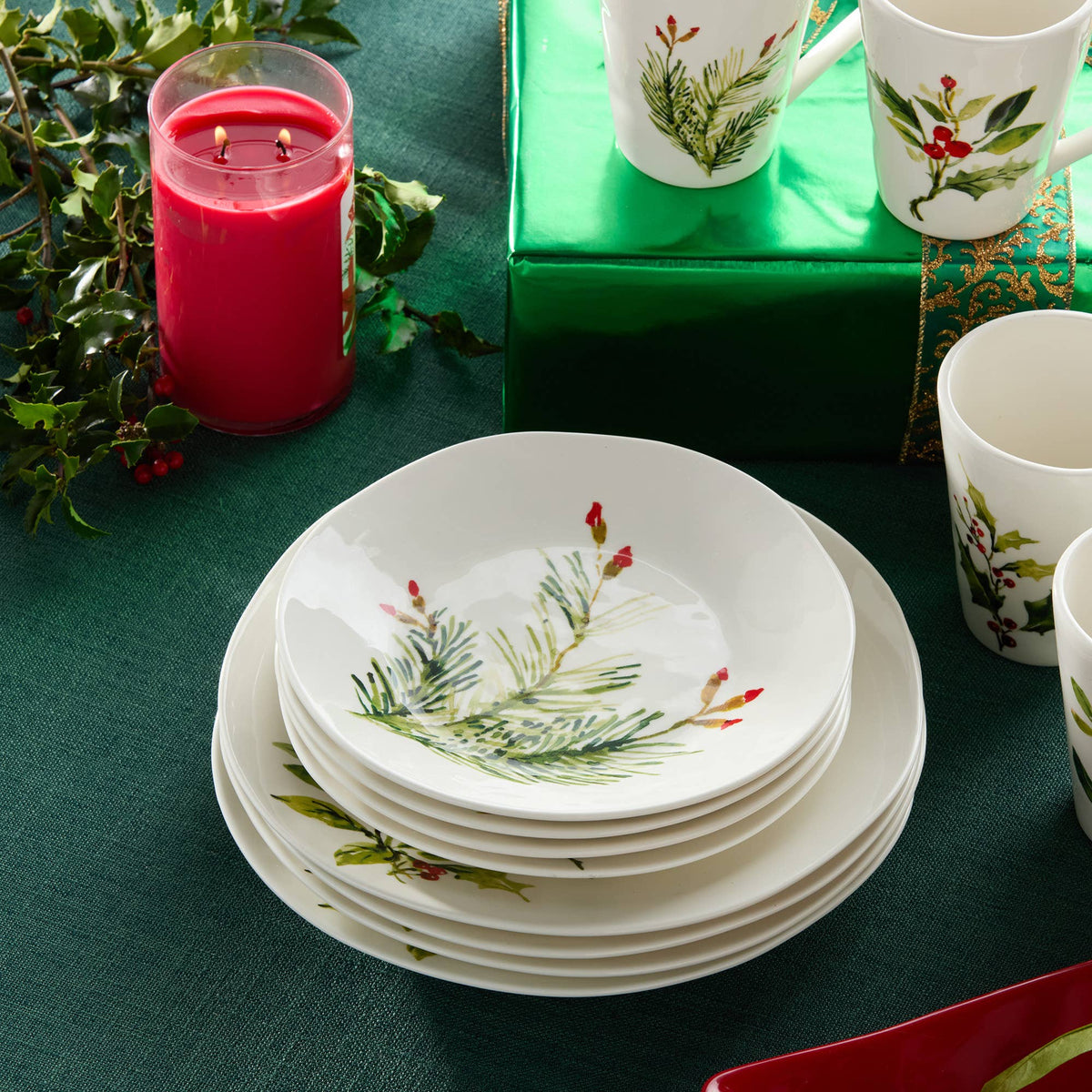 Holly and Vines Dessert Plate 9 in. Assorted