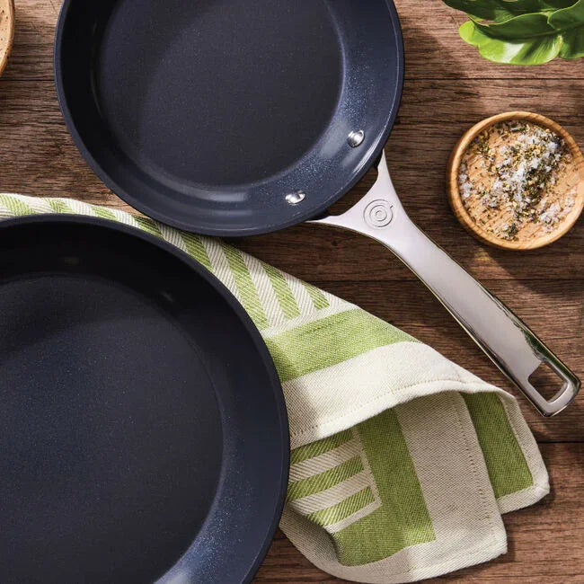 Le Creuset Essential Non-stick Ceramic Fry Pan 8" - Marcel’s Culinary Experience