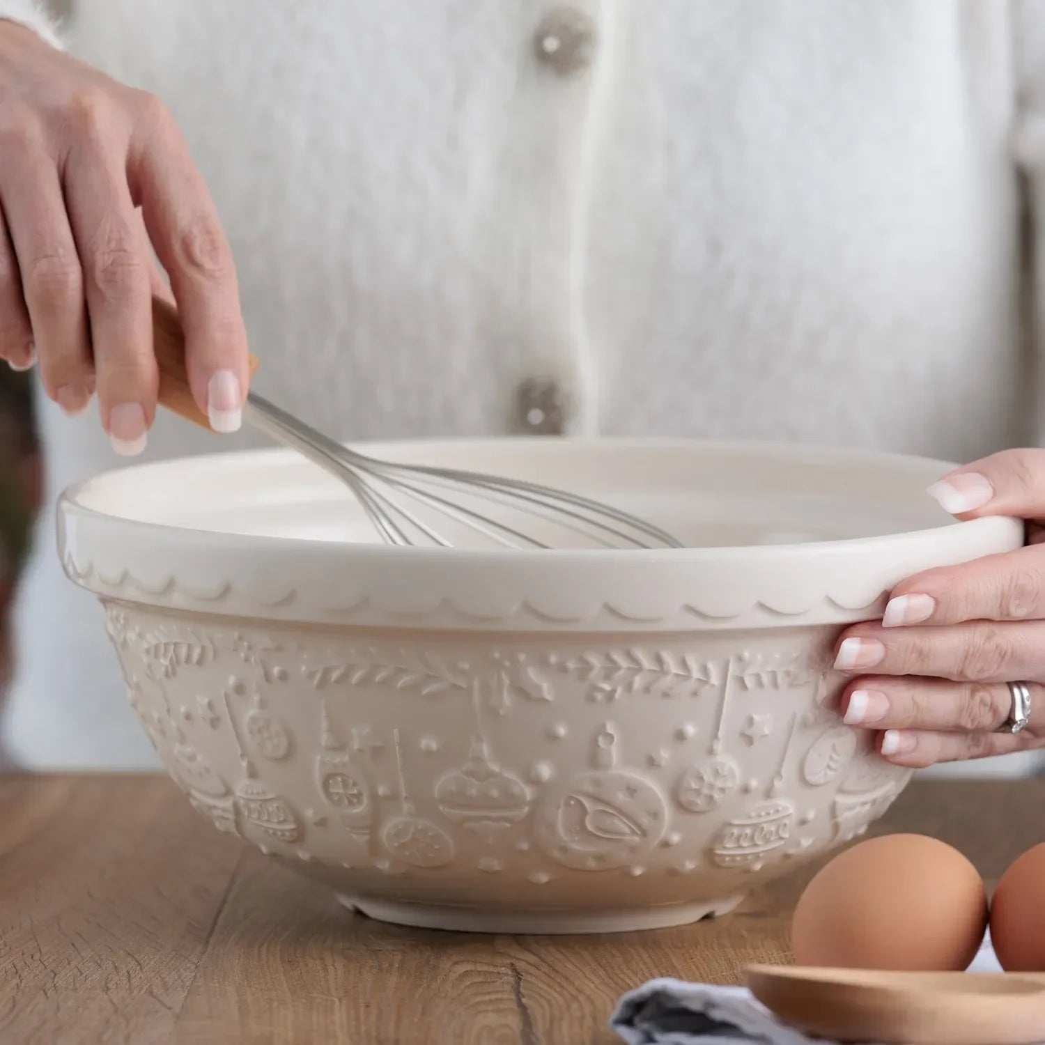 Mason Cash Deck the Halls S18 Cream Mixing Bowl - Marcel’s Culinary Experience