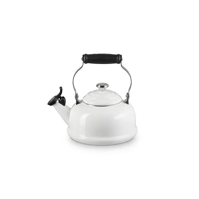 Le Creuset Classic Whistling Kettle 1.7qt - White