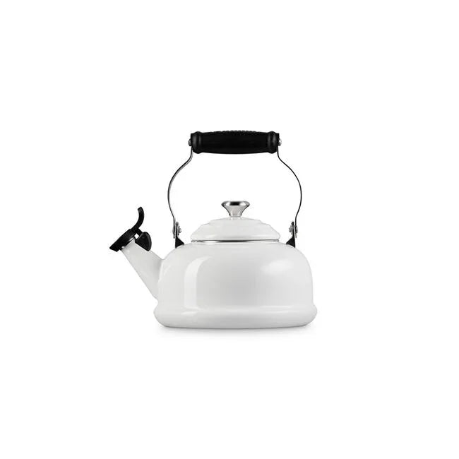 Le Creuset Classic Whistling Kettle 1.7qt - White
