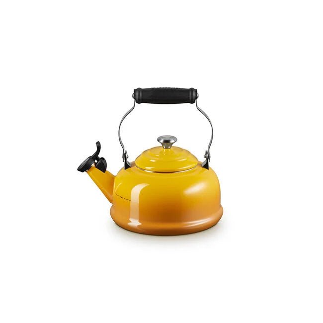 Le Creuset Classic Whistling Kettle - Nectar