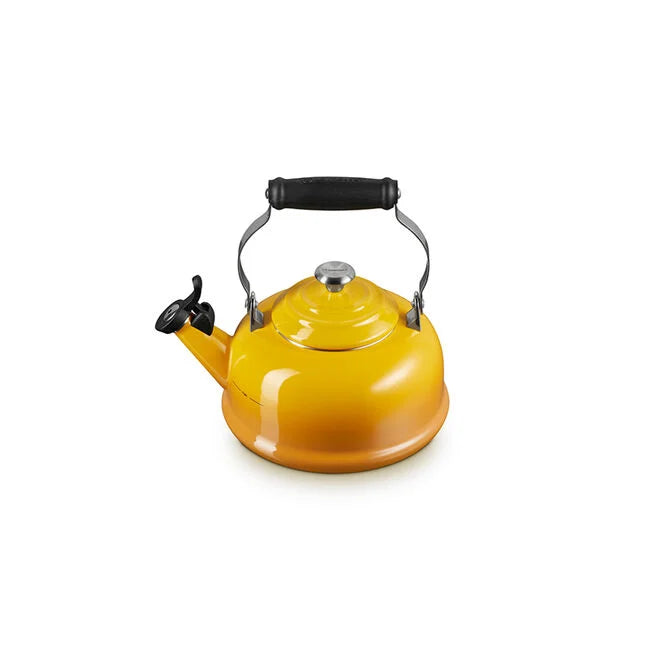 Le Creuset Classic Whistling Kettle - Nectar