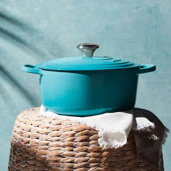 Le Creuset Signature Round Dutch Oven 5.5 qt - Caribbean Le Creuset Signature Round Dutch Oven 5.5 qt - Caribbean