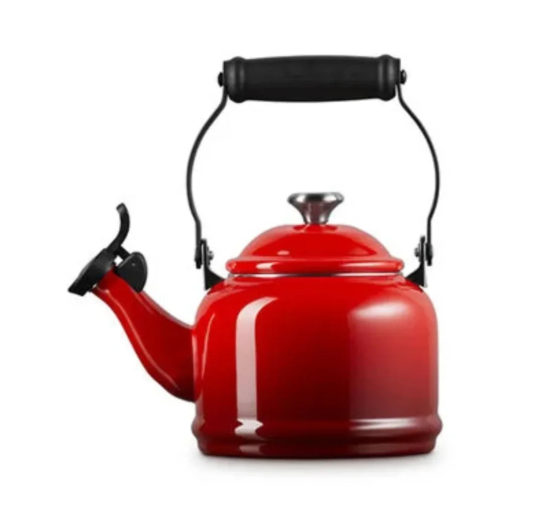 Le Creuset Demi Kettle 1.25 qt - Cerise