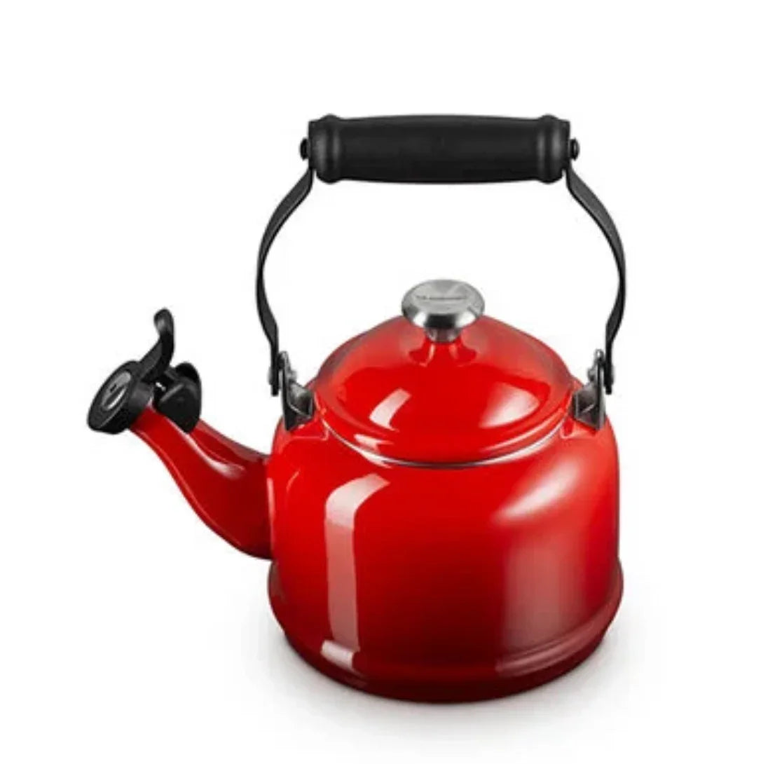 Le Creuset Demi Kettle 1.25 qt - Cerise