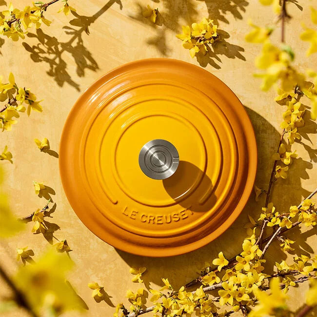 Le Creuset Signature Round Dutch Oven - Nectar