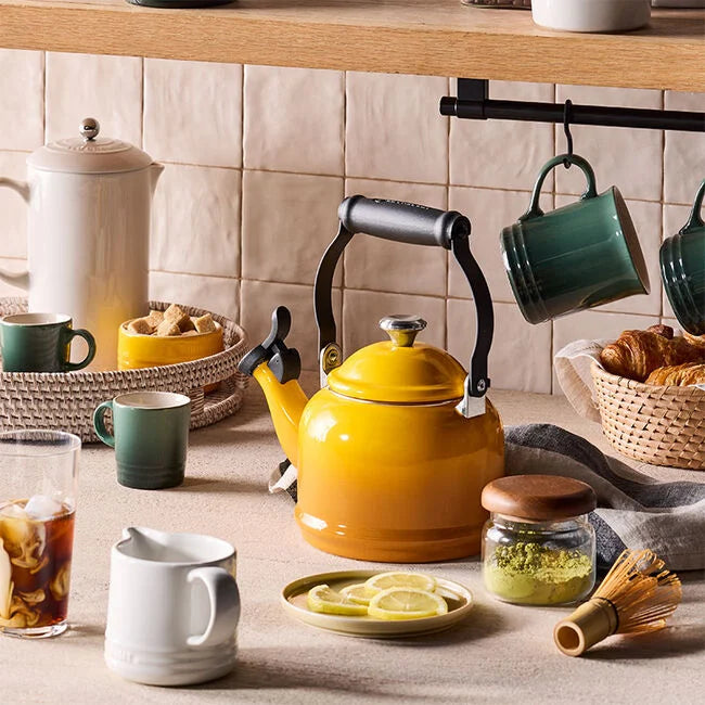 Le Creuset Demi Kettle - Nectar