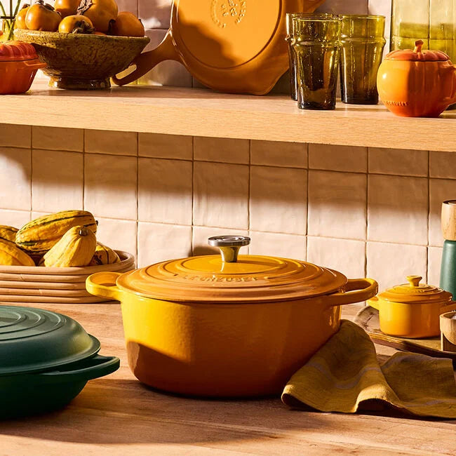 Le Creuset Signature Round Dutch Oven - Nectar