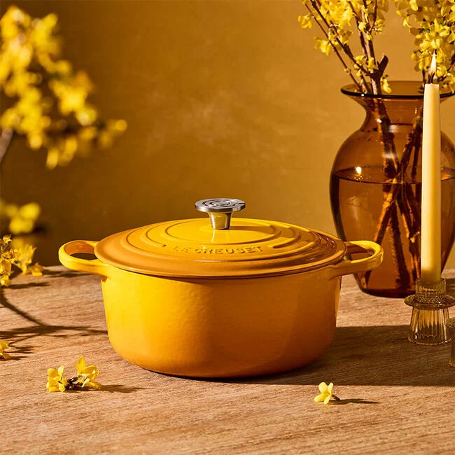Le Creuset Signature Round Dutch Oven - Nectar