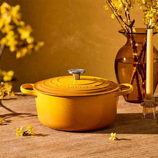Le Creuset Signature Round Dutch Oven - Nectar