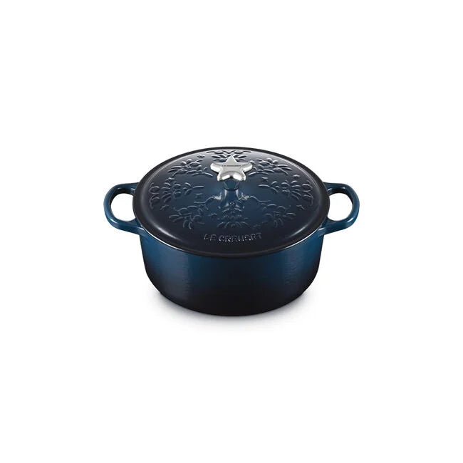 Le Creuset Noël Collection Holiday Tree Signature Round Dutch Oven with Gold Star Knob
