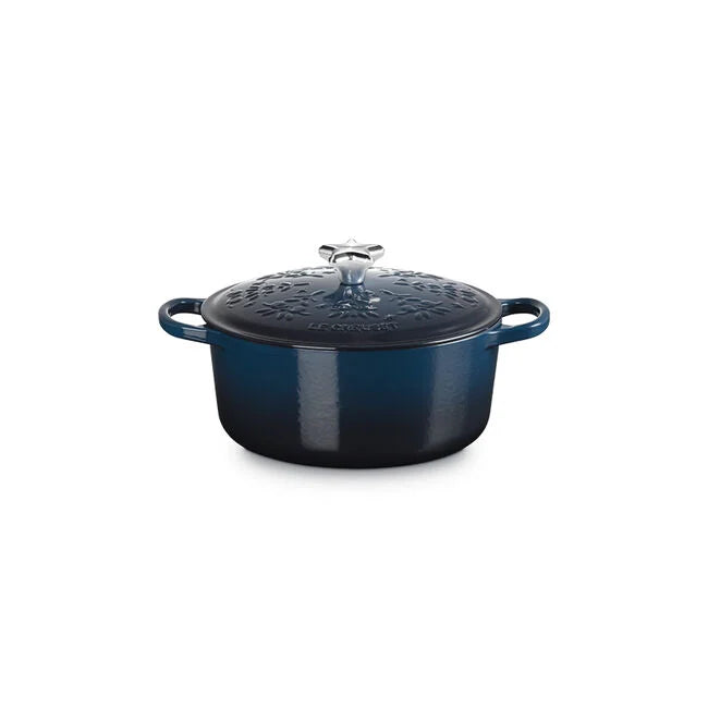 Le Creuset Noël Collection Holiday Tree Signature Round Dutch Oven with Gold Star Knob