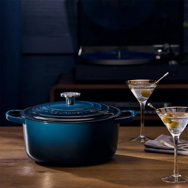 Le Creuset Signature Round Dutch Oven 5.5 Qt, Nuit