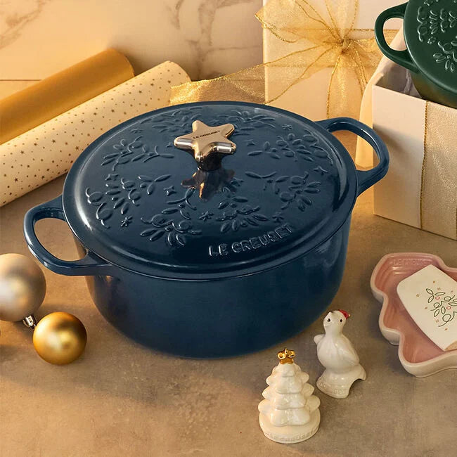 Le Creuset Noël Collection Holiday Tree Signature Round Dutch Oven with Gold Star Knob