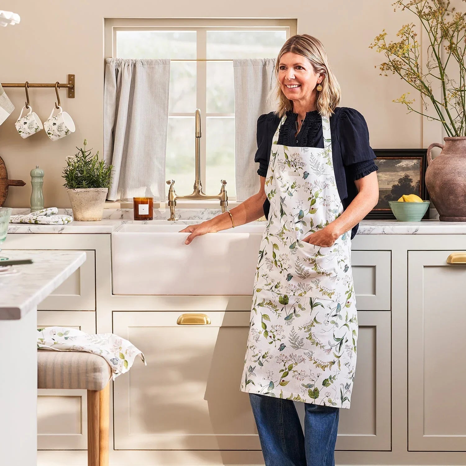 Sophie Allport Wild Floral Adult Apron - Marcel’s Culinary Experience