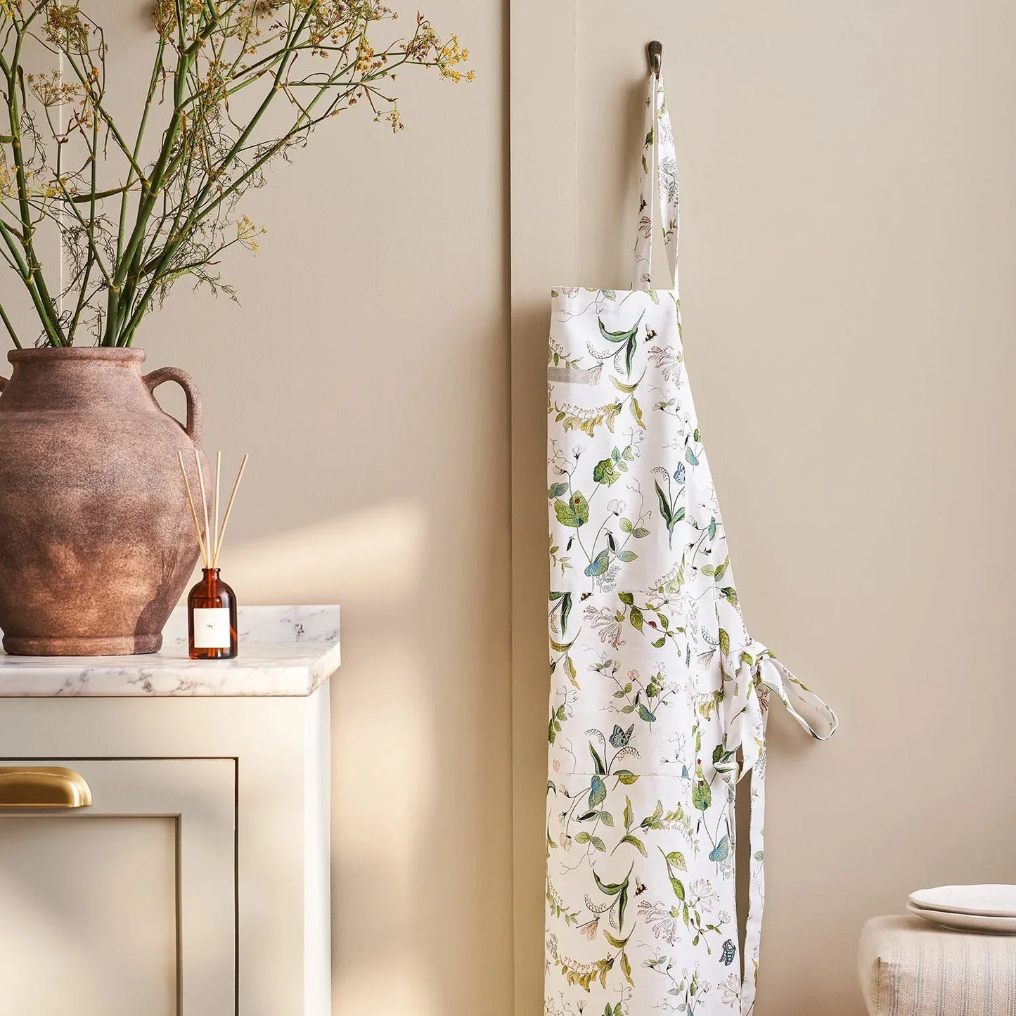 Sophie Allport Wild Floral Adult Apron - Marcel’s Culinary Experience