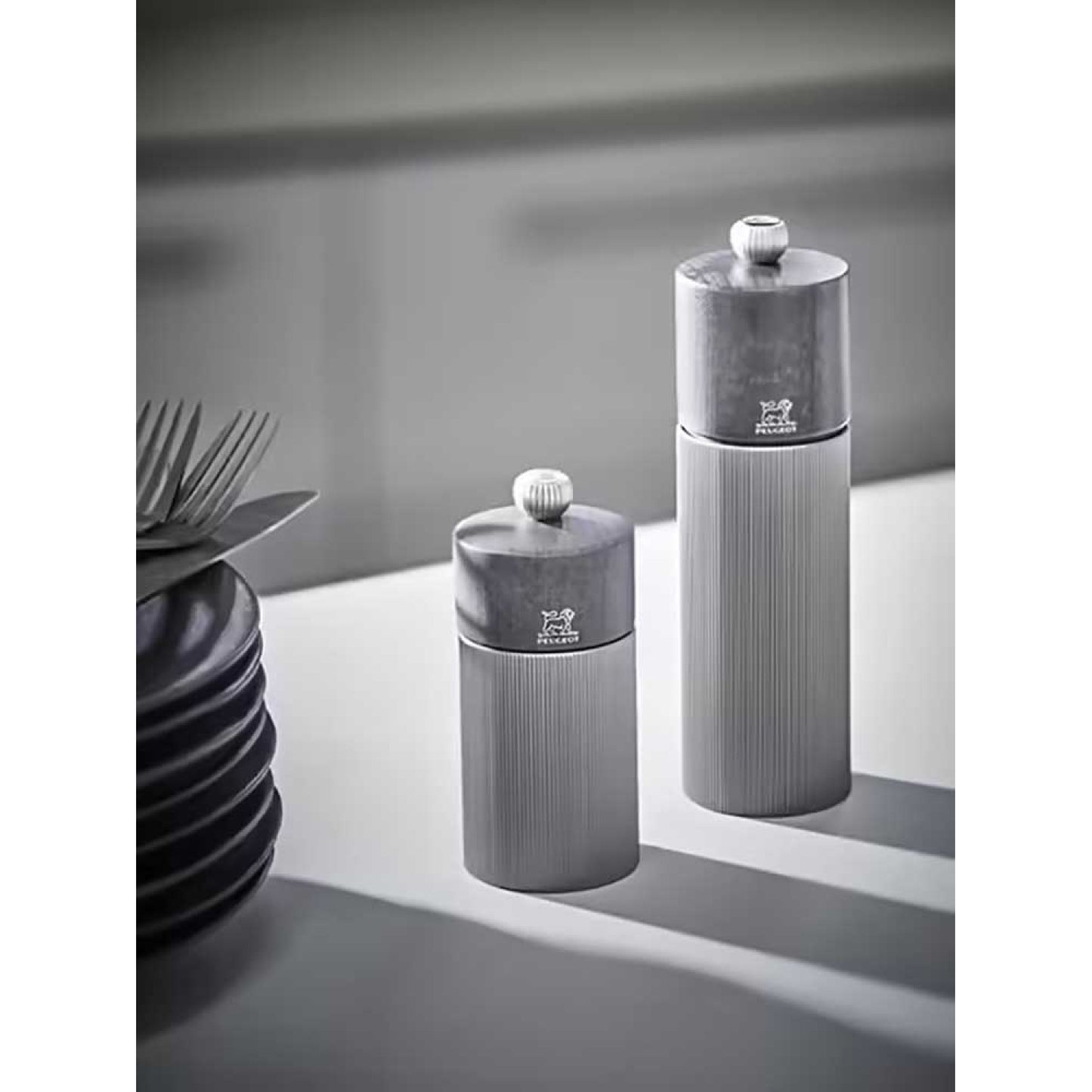 Peugeot Line Pepper Mill, Carbon Finish - 7"