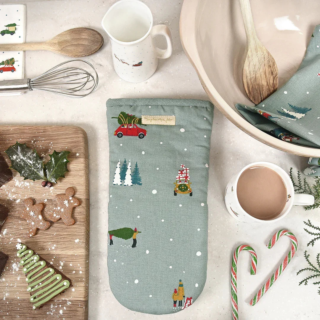 Home For Xmas Oven Mitt - Marcel’s Culinary Experience