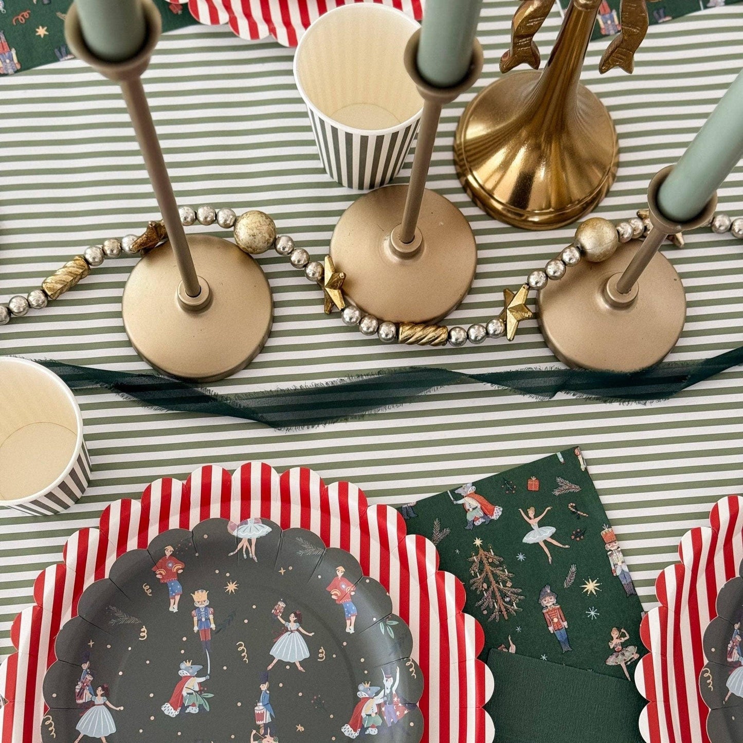 Green Christmas Nutcracker Dinner Napkins (24pcs) - Marcel’s Culinary Experience