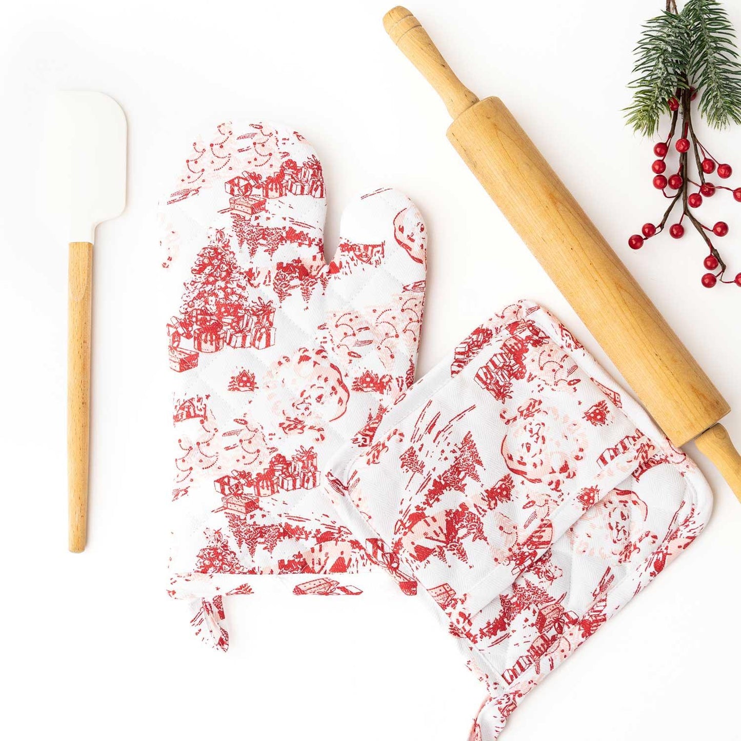 Santa Toile Oven Mitt Set - Marcel’s Culinary Experience