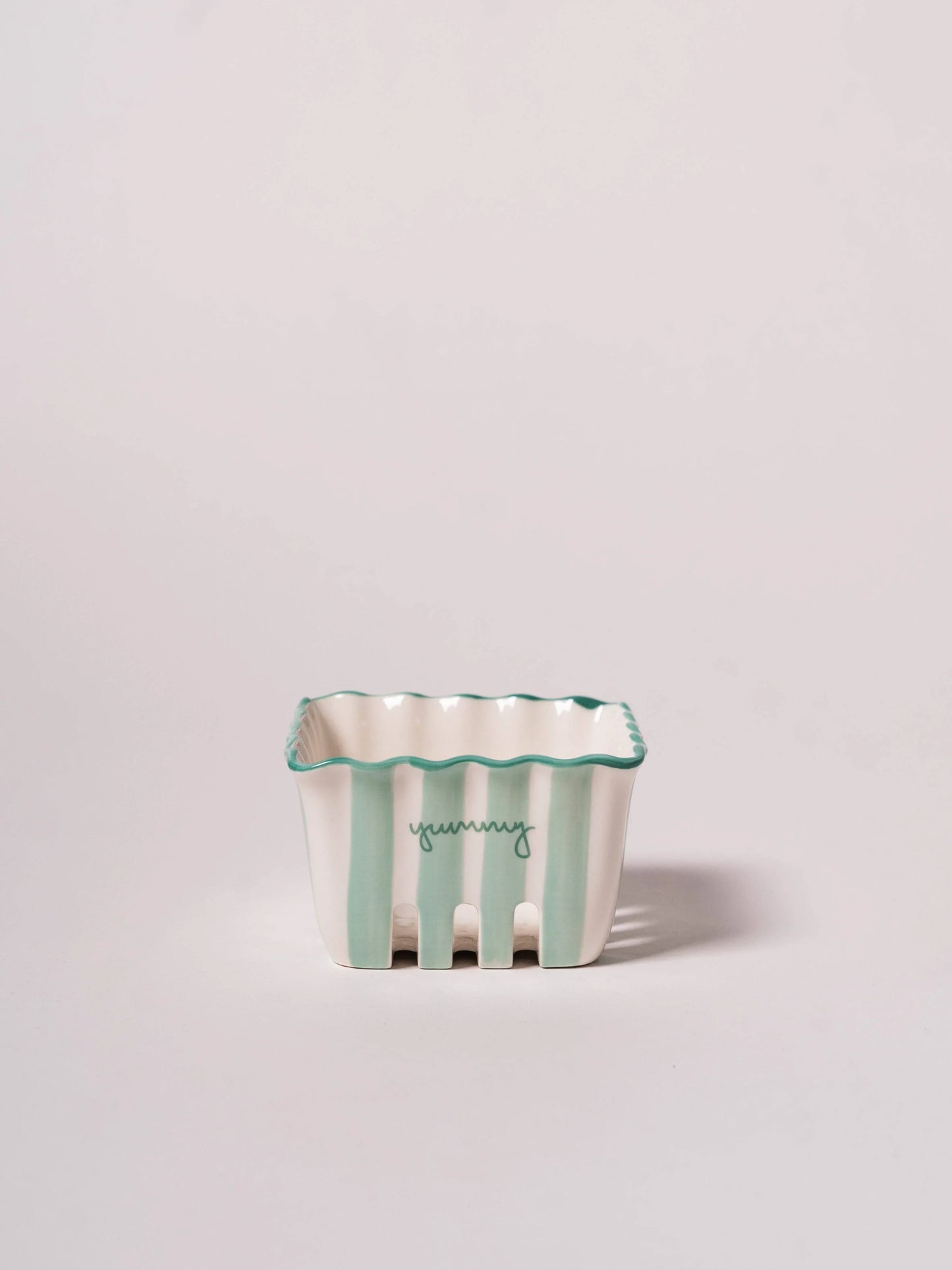Kinsey Scallop Mini Berry Basket