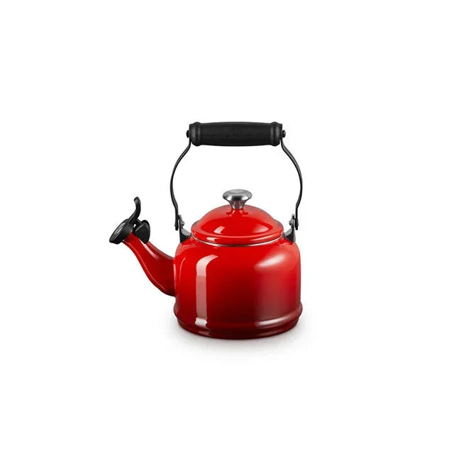 Le Creuset Demi Kettle 1.25 qt - Cerise