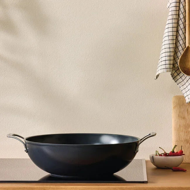 Le Creuset Essential Non-stick Ceramic Wok