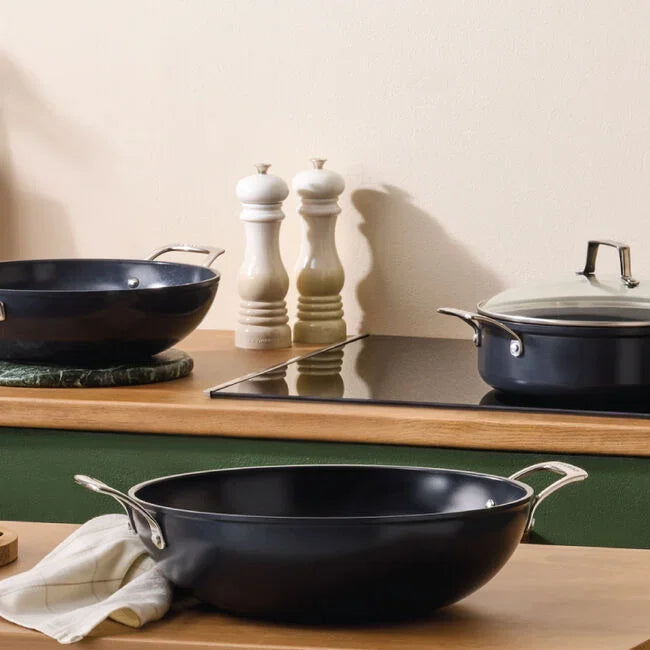Le Creuset Essential Non-stick Ceramic Wok
