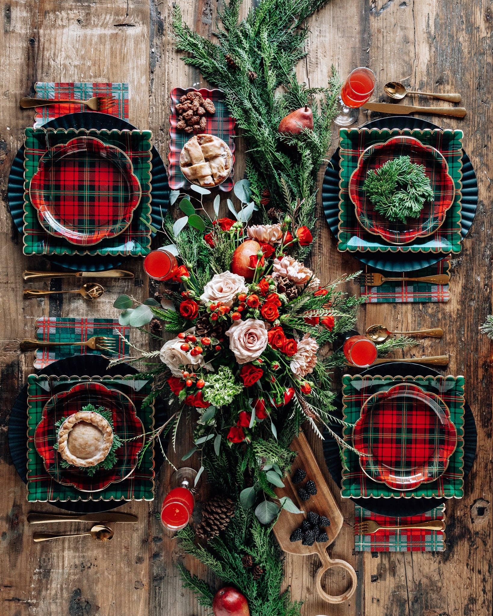 Red Christmas Plaid Round Scalloped Plate - Marcel’s Culinary Experience