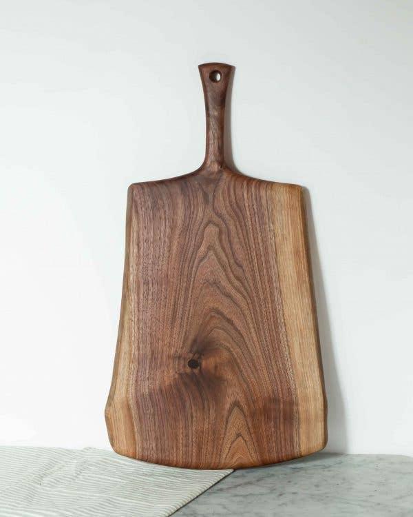 Peterman's 18" BLACK WALNUT SERVING BOARD W/ HANDLE - Marcel’s Culinary Experience