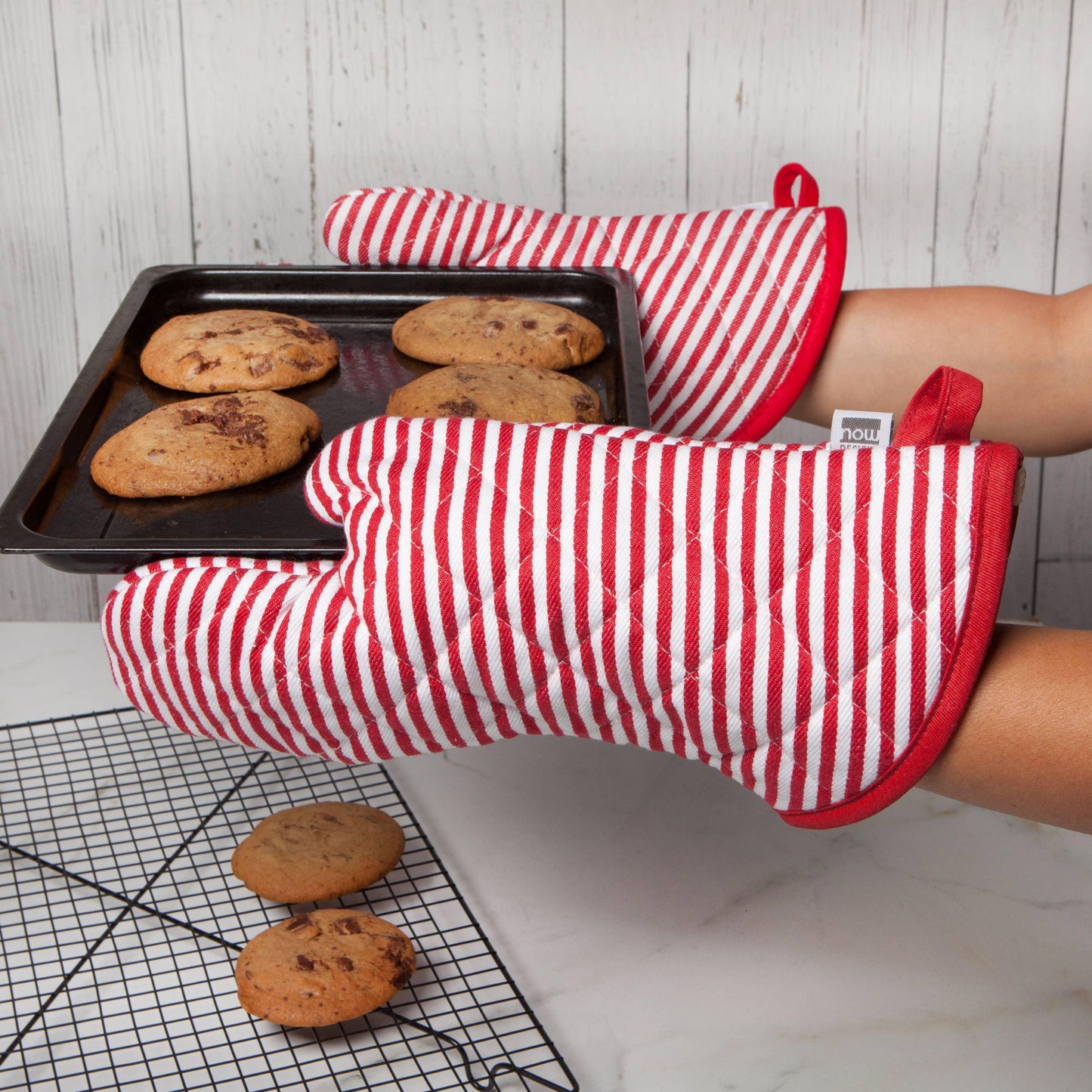 Superior Red Narrow Stripe Oven Mitt - Marcel’s Culinary Experience