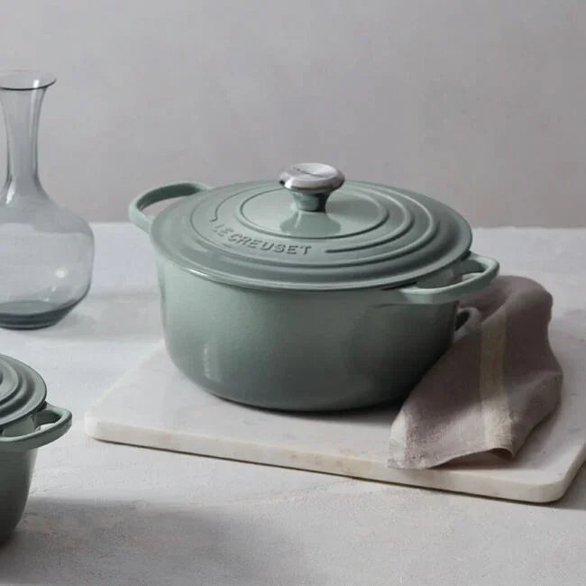 Le Creuset Signature Round Dutch Oven 5.5 qt - Sea Salt