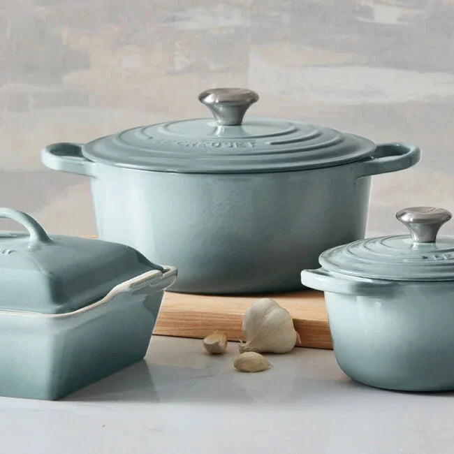 Le Creuset Signature Round Dutch Oven 5.5 qt - Sea Salt