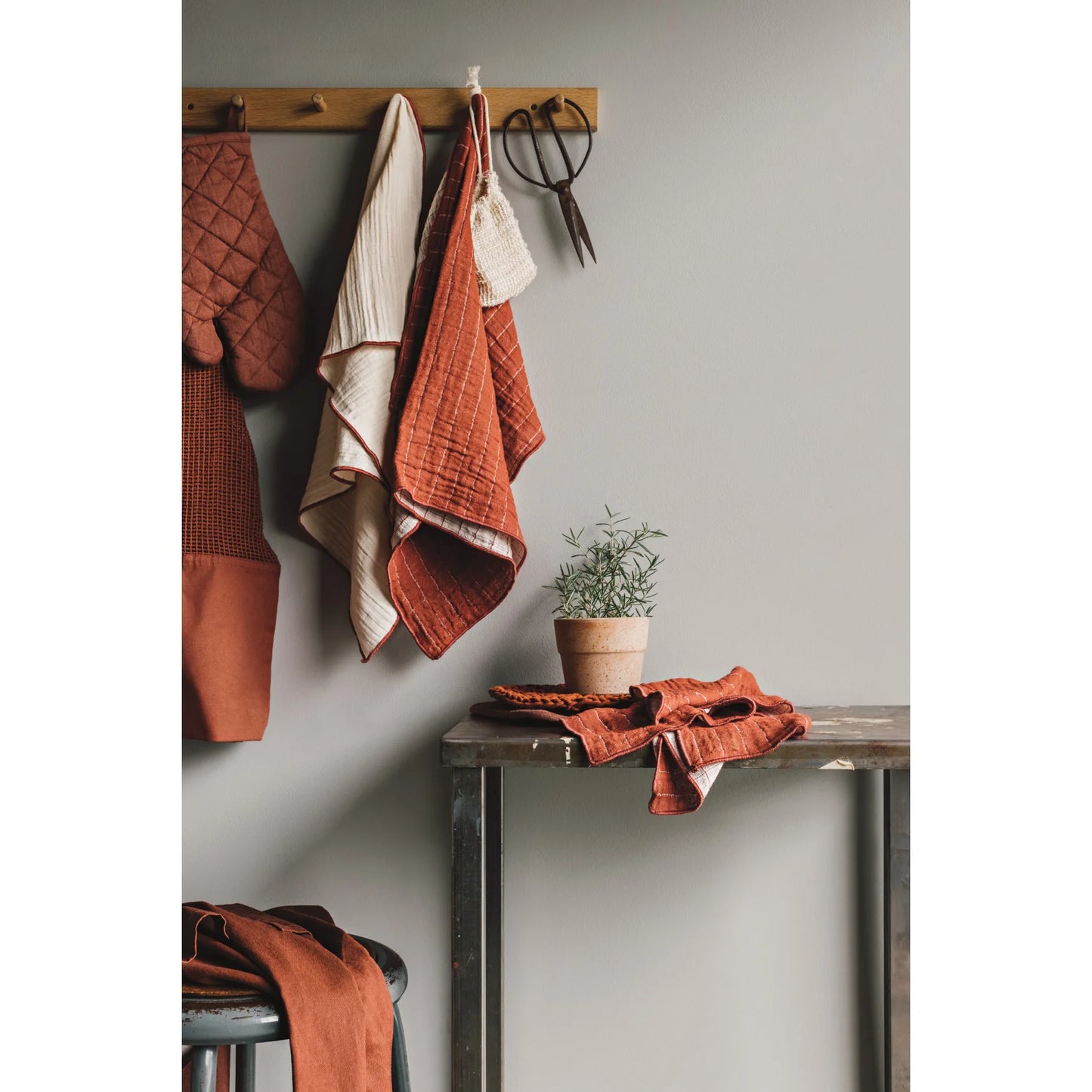 Cinnamon Stick Stonewash Mitt