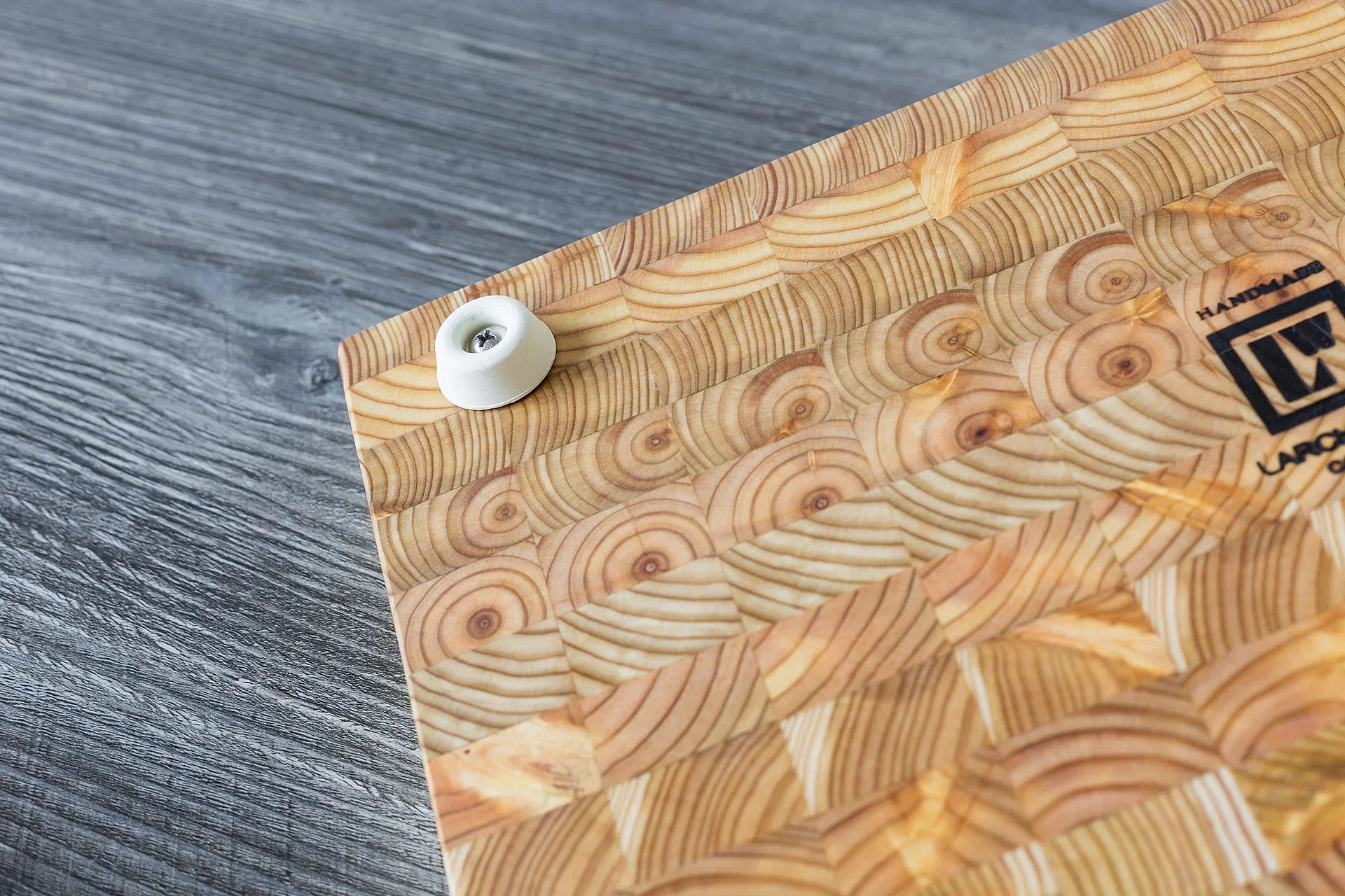 Larch Wood One Hander Cutting Board - Thumbnail 5